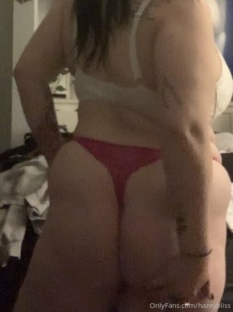 hazeybliss model pornographic pictures