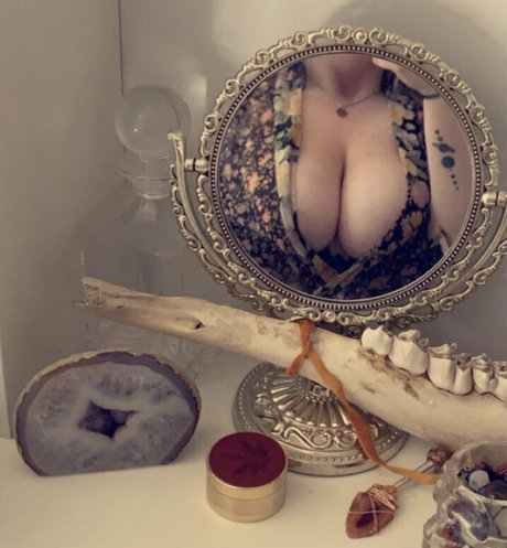 hazeybliss nude pornstar photo