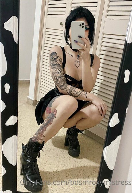 bdsmroxymistress pornstar naked photo