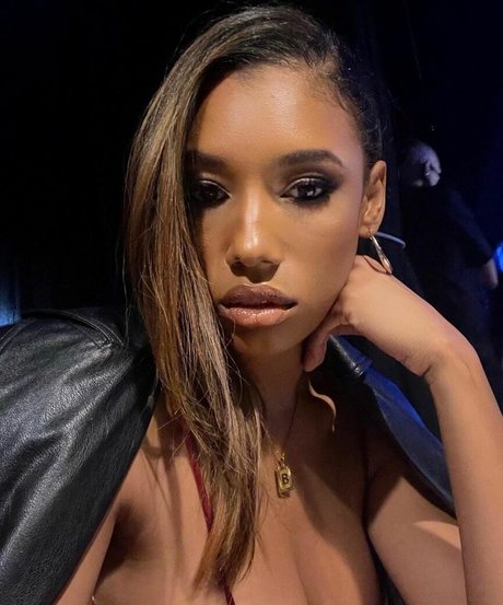 tiny onlyfans nudes img