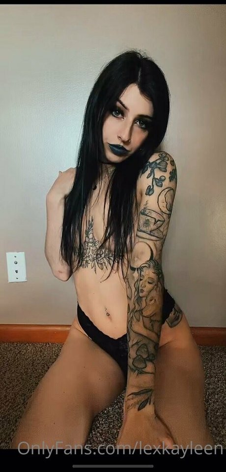 brunette milf onlyfans top archive