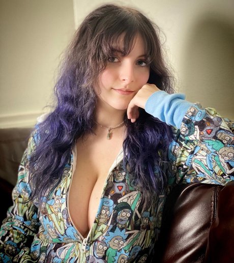 girlfriend onlyfans free picture