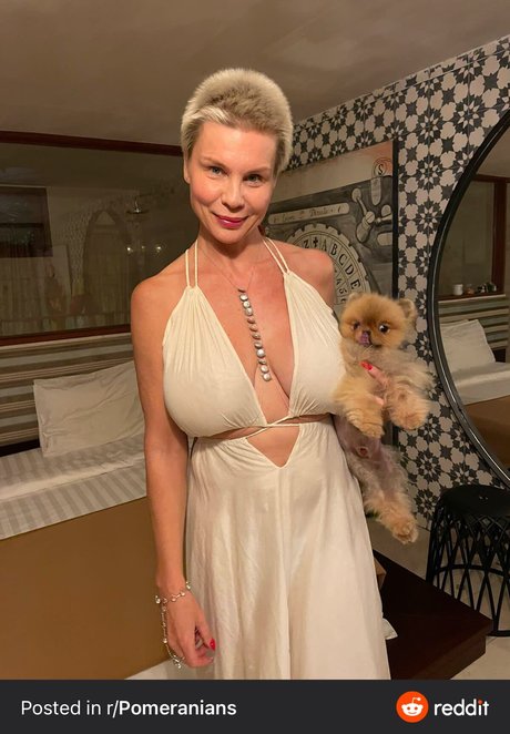 athletic blonde onlyfans free naked image