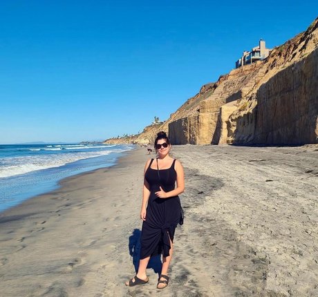 brunette petite onlyfans pretty photo