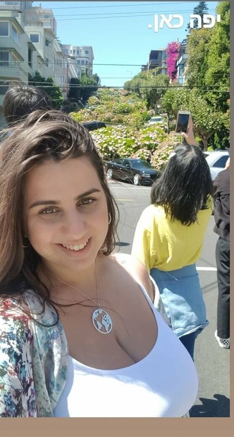 Sapir Sol model top galleries