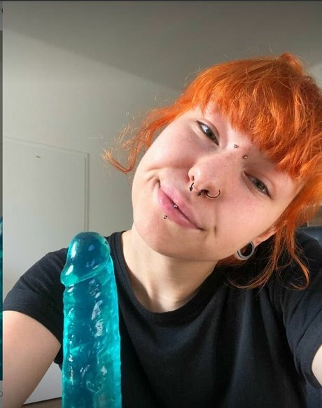 Beatrix May model sex img