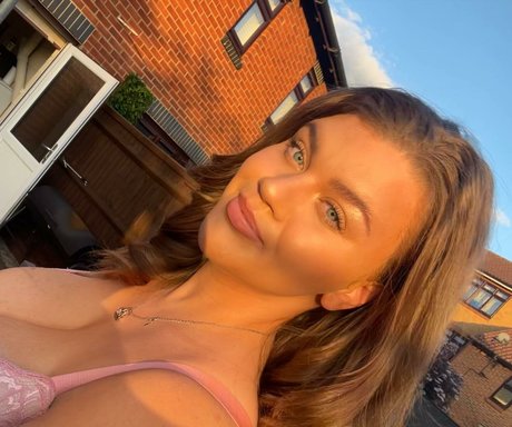 Molly Georgia Leach pornstar free picture