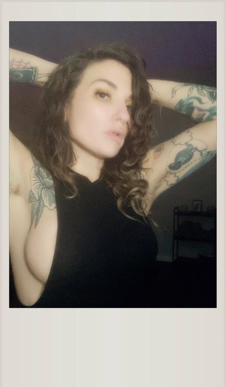 thesmuttymystic free model images