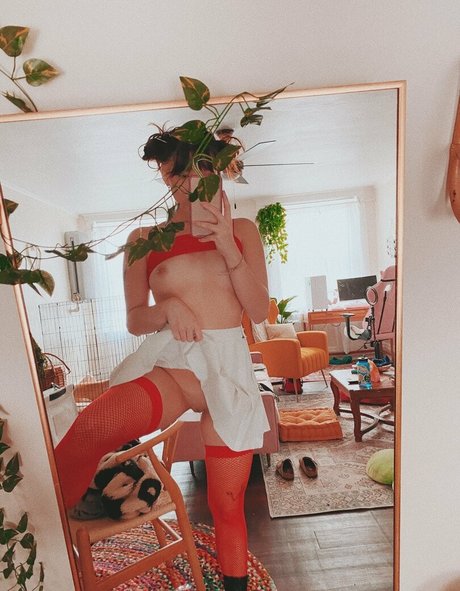 petite free onlyfans top pictures