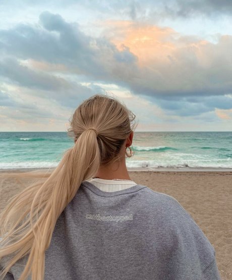 ellaredmond erotic model pictures