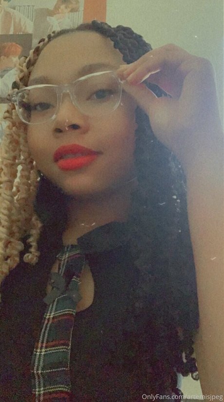 petite skinny onlyfans hot nude picture