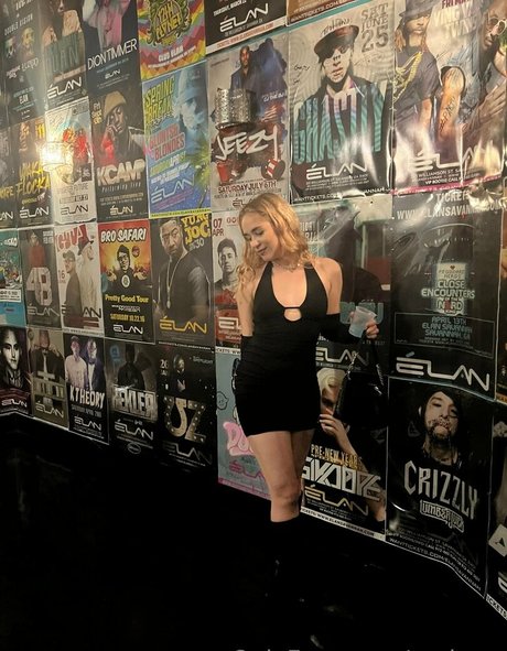 eroharu pretty model photo