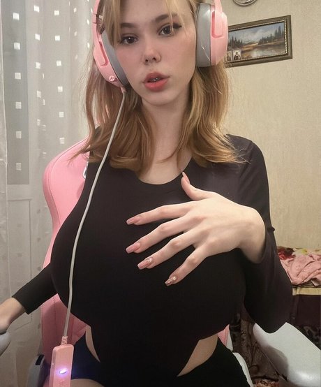 Kitty Keettt hd pornstar img