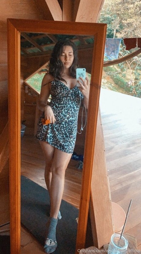 erinashfordofficial hd star img