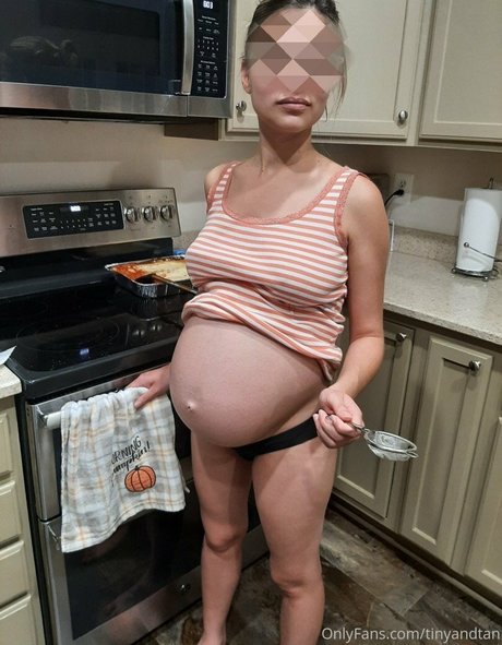 Tiny And Tan art model photos