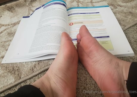 krystalrose toes beautiful actress pic