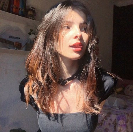 Victoria Ribeiro nude model archive