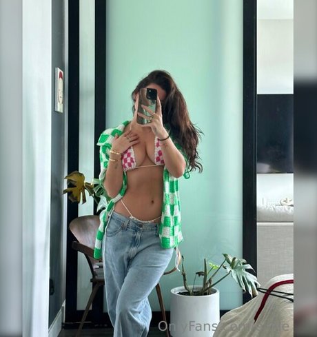 ellllle hot pornstar photo