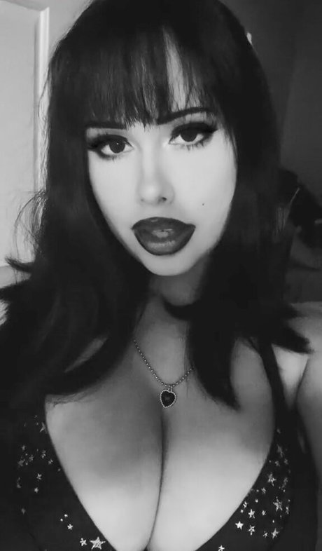 mariana labruja free model img