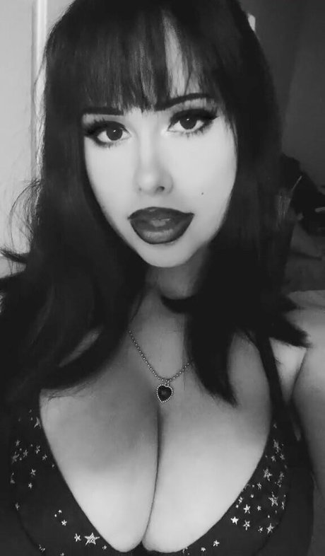 mariana labruja best model images