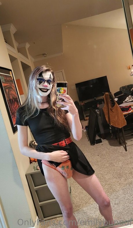 emilybunoof star naked gallery