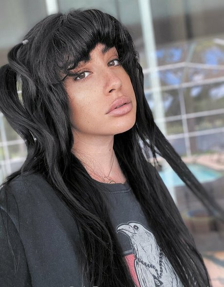 blonde onlyfans top pictures