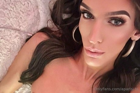 aparisi ts model naked images