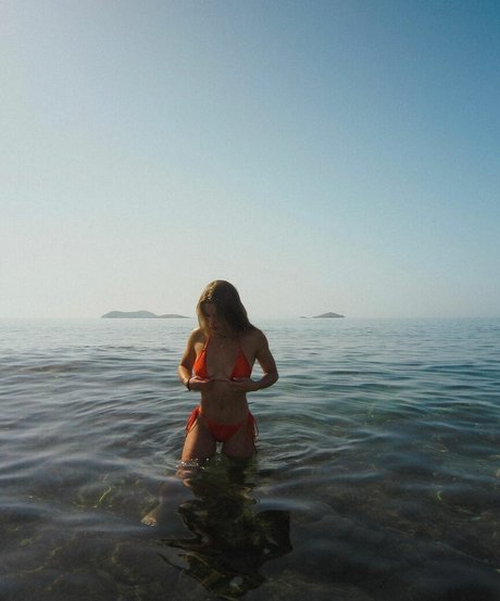 pussy spreading onlyfans pretty picture