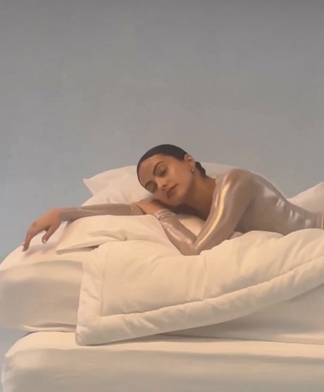 tall blonde onlyfans perfect photos