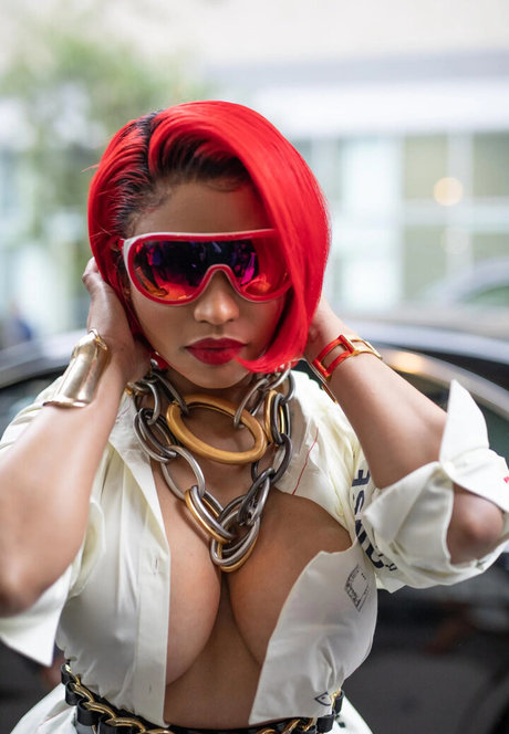 Nicki Minaj erotic model pictures