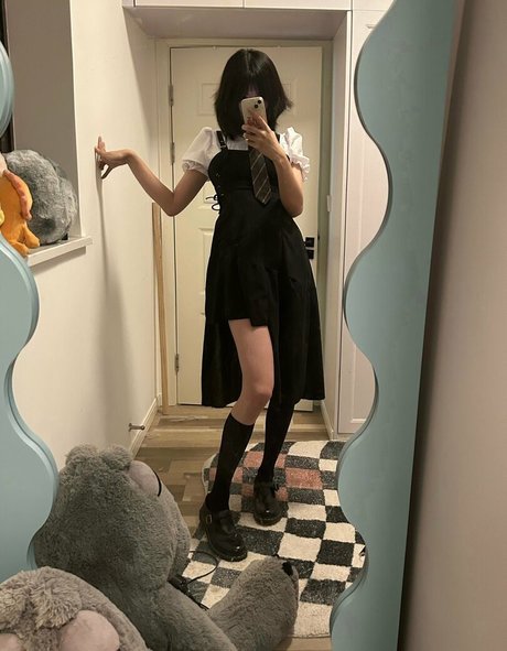 tiny onlyfans top gallery