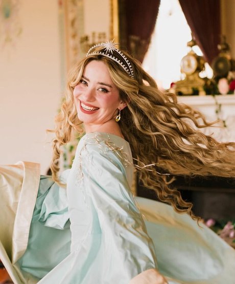 queen astraea beautiful model pics