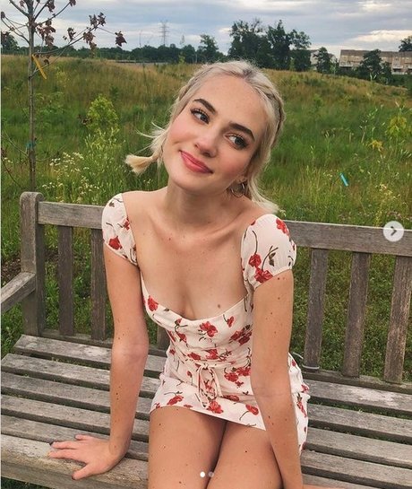 Kennedy Walsh erotic actress photos