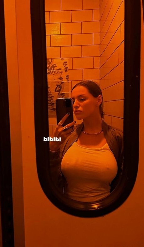 Rita Flores top star picture