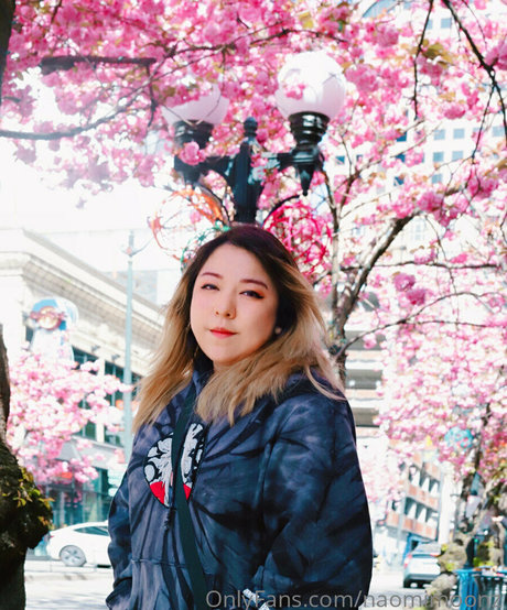 naomimoonz nude pornstar pic