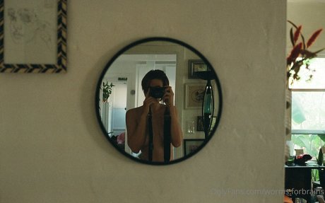 worms forbrains naked model photo