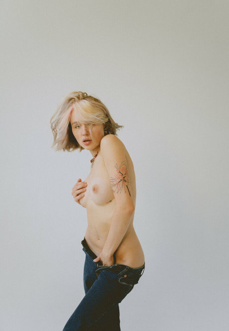 beautiful teen onlyfans nude pictures