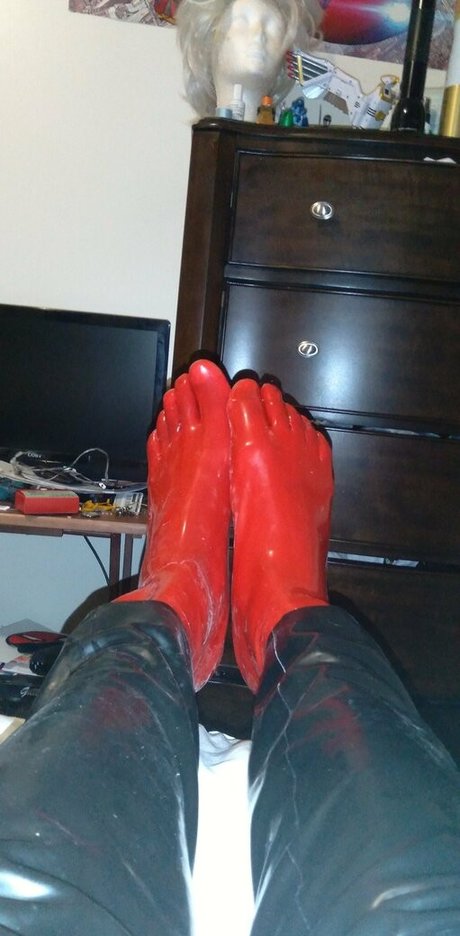 sir latexman model free pics