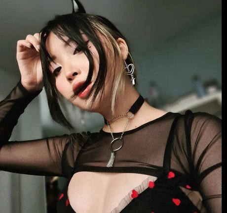 Tsukimicat nude actress picture