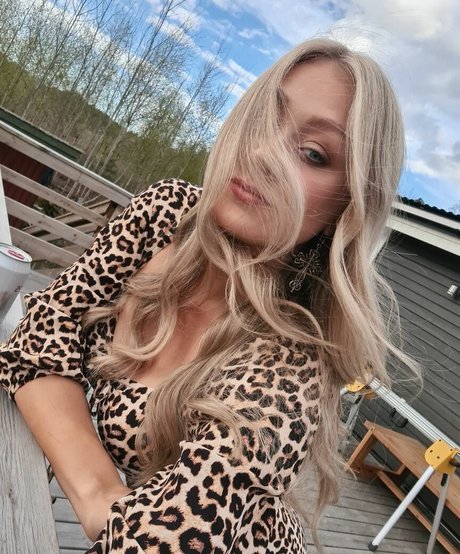 Kandyland star erotic pic