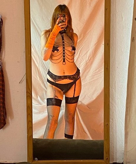 Locallbimbo hot model pictures