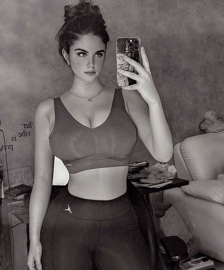 curly ebony onlyfans pretty pic