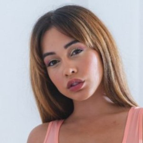 Ginebra Bellucci star sexy gallery