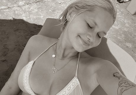 Nikaromm free pornstar pictures