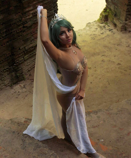 lauratsukii pornstar nude image