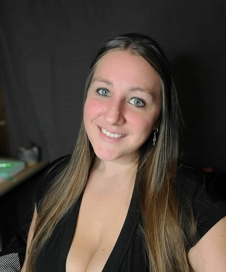 young asian onlyfans free picture