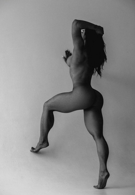 Daria Shuer star erotic photo