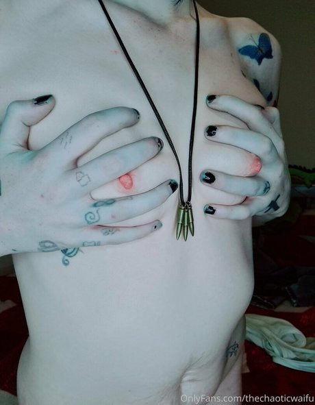 The Chaotic Waifu model perfect photos