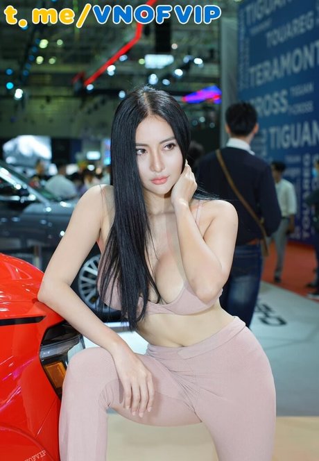 Pong Kyubi model xxx picture