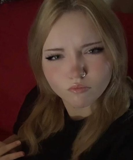 yours___truly___sav1 hot star pics